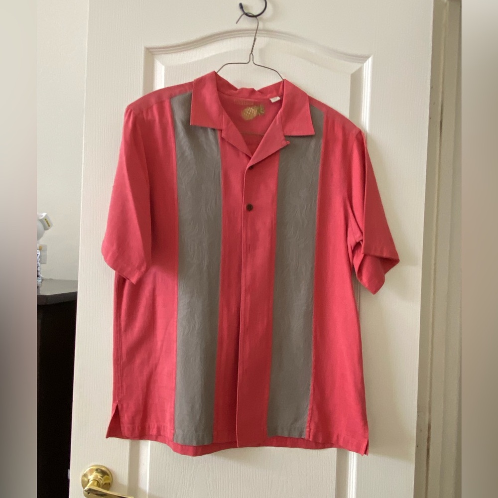 Short sleeve men’s button up shirt - Picture 2 of 3